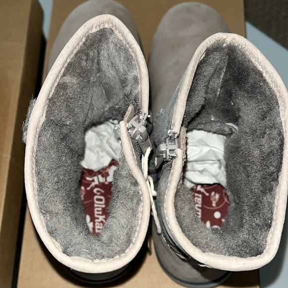 Olukai Pa’ina Hulu suede boots (BOTH PAIR AS A SET!) - Picture 9 of 12